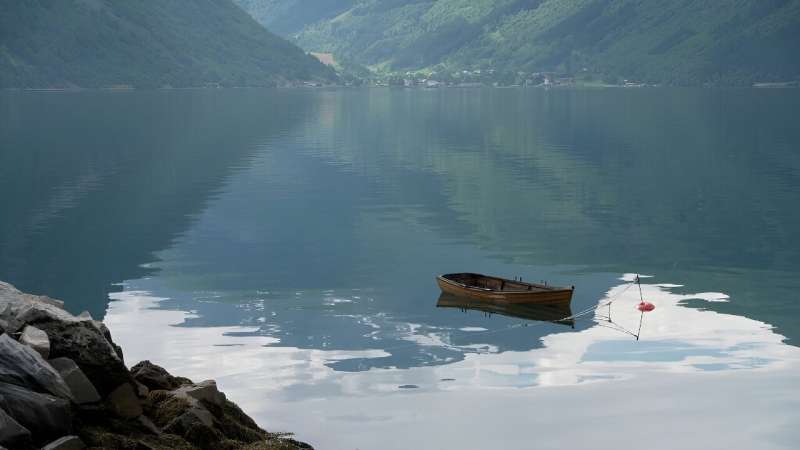 Nowadays, many people prefer to take a dip in a lake or fjord, or fill their lungs with fresh air on a mountain hike in relative isolation