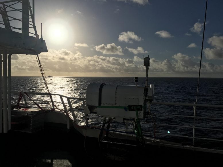 R/V Meteor and R/V Maria S. Merian