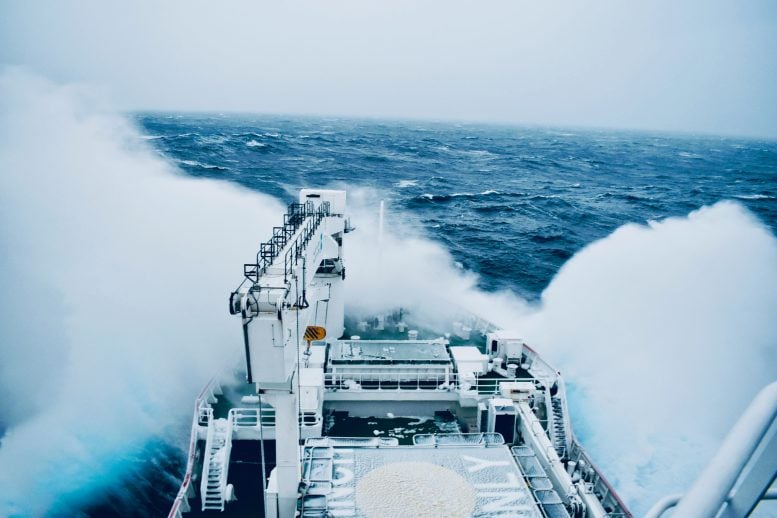 Antarctic Waves SA Agulhas II