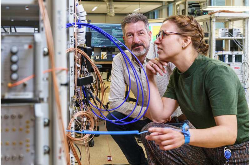 Spin qubits go trampolining