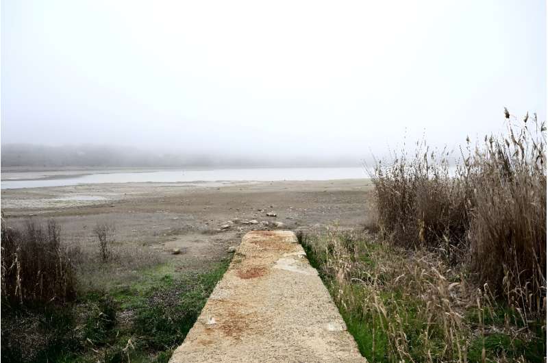 Rivers, ponds and watering holes are dried up