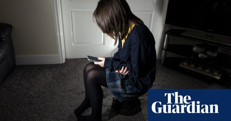 Overhaul UK benefits to tackle child poverty, charities urge | Poverty