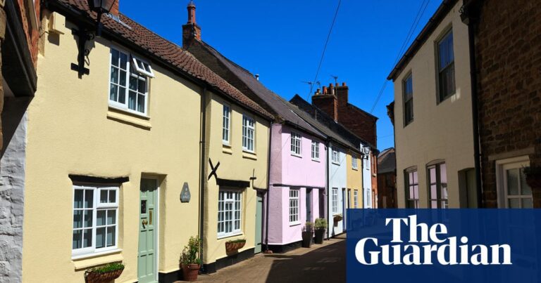 UK house prices ‘remain subdued’ for third successive month | Housing market