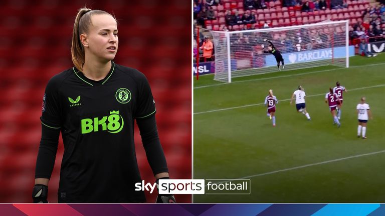 Daphne van Domselaar&#39;s save against Tottenham in the 2023/24 WSL season