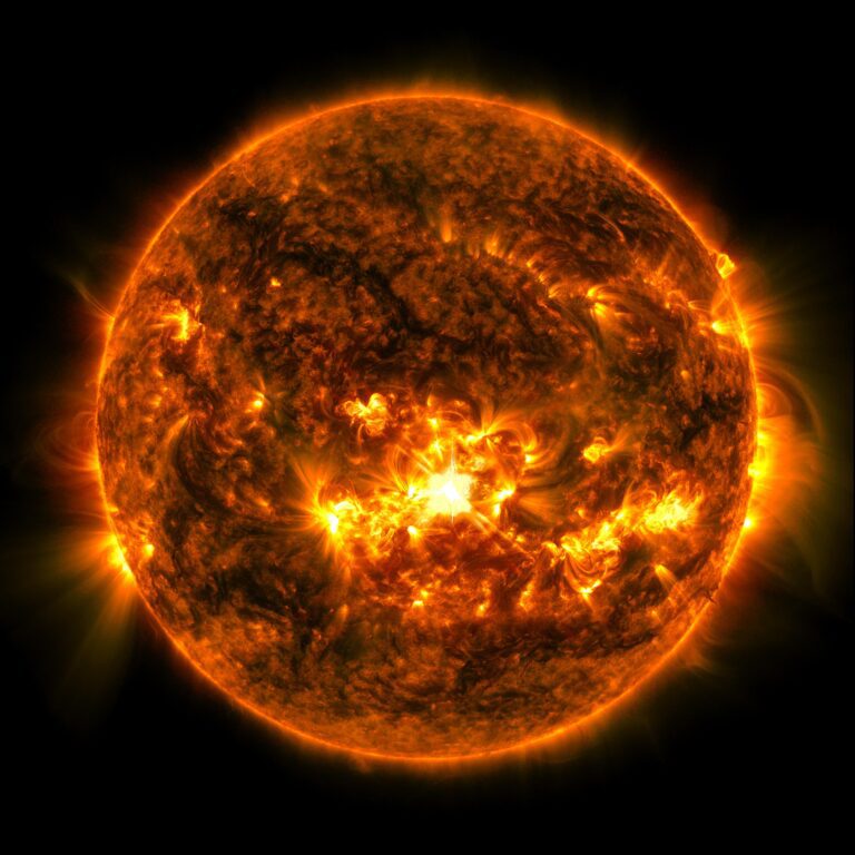 NASA’s Solar Dynamics Observatory Chronicles Major Flare Event