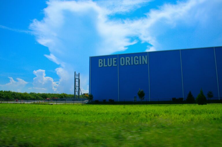 Blue Origin logs SpaceX Starship concerns as it preps for 1st New Glenn launch