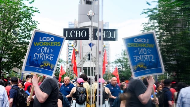 LCBO strike to end with stores set to reopen Tuesday