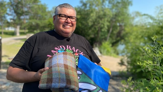 ‘Embrace all the beauty that makes up who you are’: Indigenous man and his mom trace roots in Scotland