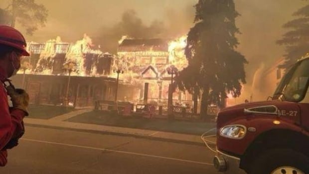 Wildfire that roared into Jasper was a wall of fast-moving flame, says fire official