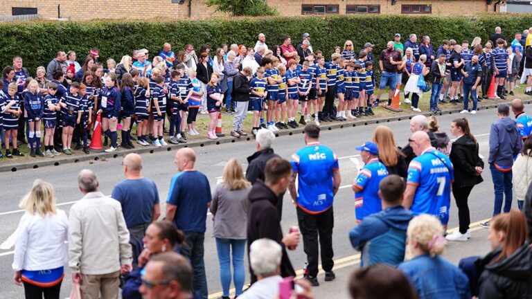 Rob Burrow: Thousands pay final respects to Leeds Rhinos legend on funeral route | Rugby League News