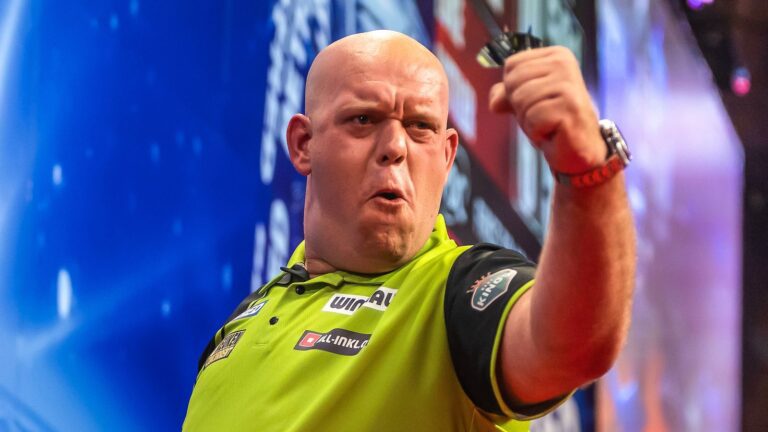 World Matchplay Darts: Michael van Gerwen knocks Luke Littler out as Michael Smith beats Gary Anderson | Darts News