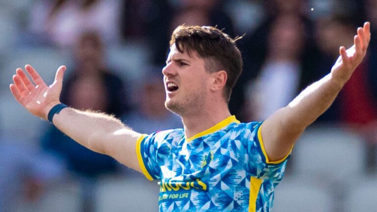 Vitality Blast: Notts skittled for 57 as in-form Bears win again