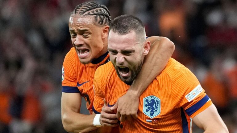 Netherlands 2 – 1 Turkey