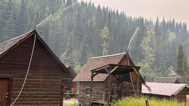 Historic B.C. town no longer under wildfire evacuation