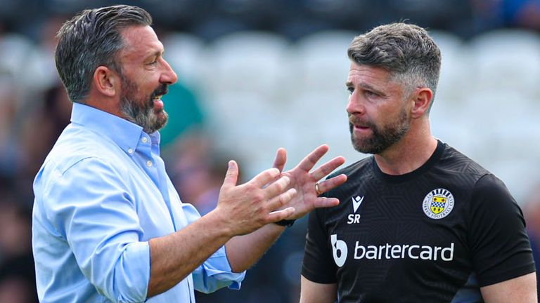 PAISLEY, SCOTLAND - MAY 11: St Mirren manager Stephen Robinson (R) and Kilmarnock manager Derek McInnes during a cinch Premiership match between St Mirren and Kilmarnock at the SMiSA Stadium, on May 11, 2024, in Paisley, Scotland. (Photo by Roddy Scott / SNS Group)