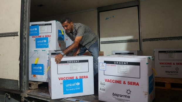 Doctors and aid workers prepare for mass polio vaccinations in Gaza amid pause in fighting