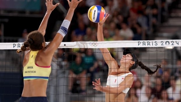 Canada’s Wilkerson, Humana-Paredes earn silver after falling in women’s beach volleyball title game