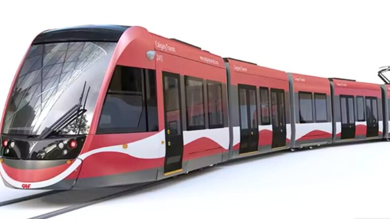 Calgary LRT expansion in peril as Alberta pulls over $1B in funding