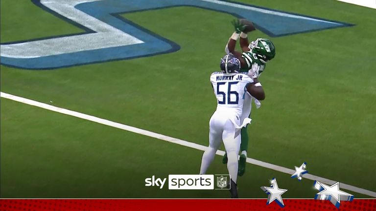 The New York Jets&#39; Aaron Rodgers made a 26-yard touchdown pass to find teammate Breece Hall against the Tennessee Titans.