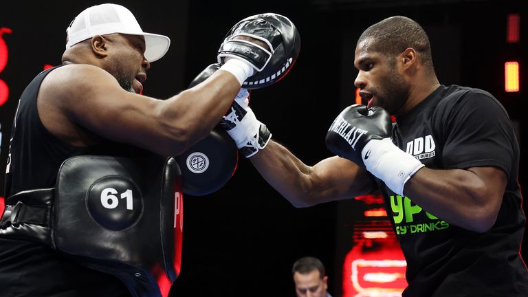 Daniel Dubois trains with his head coach Don Charles