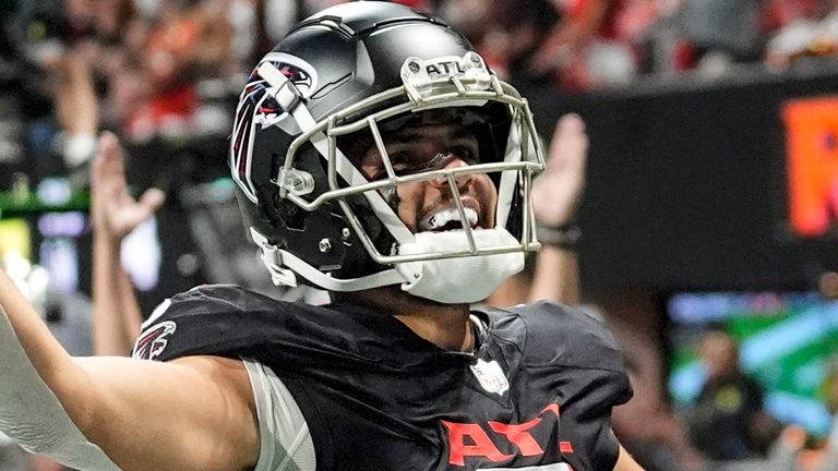 Atlanta Falcons wide receiver Drake London (5) celebrates his touchdown against the Kansas City Chiefs during the first half of an NFL football game, Sunday, Sept. 22, 2024, in Atlanta. (AP Photo/John Bazemore) 