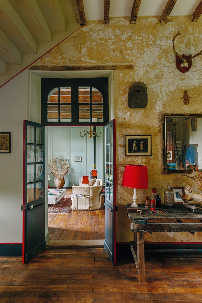 The salon seen from the entrance hall