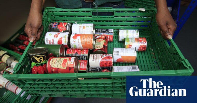 Most working families on universal credit struggle to buy essentials, research shows | Universal credit