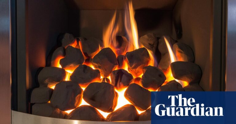 Half of Britons plan to ration energy use this winter as 10% bill rise looms | Energy bills