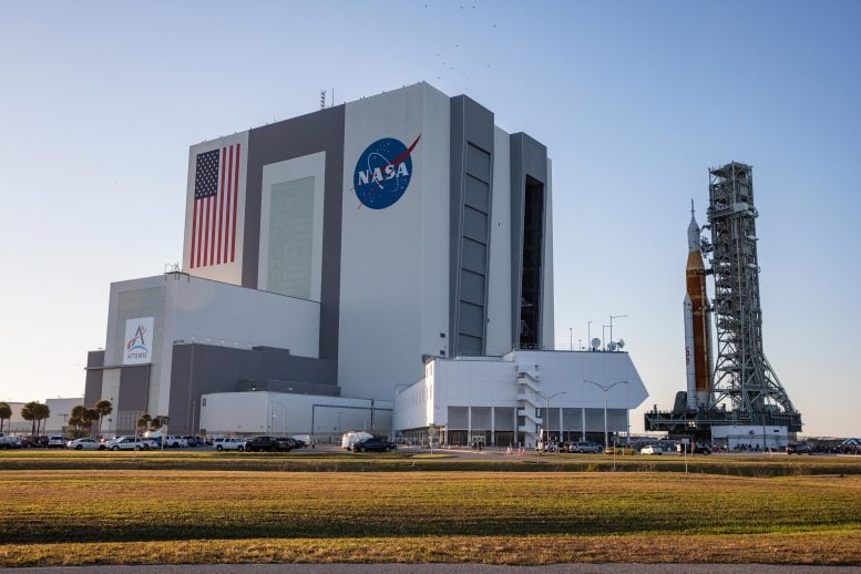 Vehicle Assembly Building Artemis I WDR Rollout