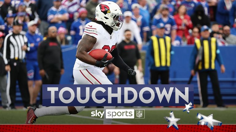 Arizona Cardinals&#39; DeeJay Dallas returns a kick-off to get a touchdown.