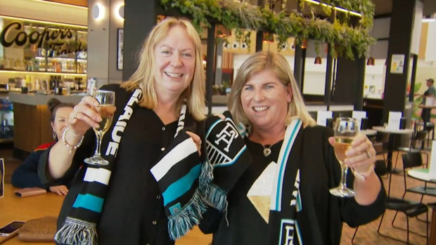 Port Adelaide fans Gaynor Hewett and Jackie Krieger are on their way to Sydney for the Power's preliminary final against the Swans.