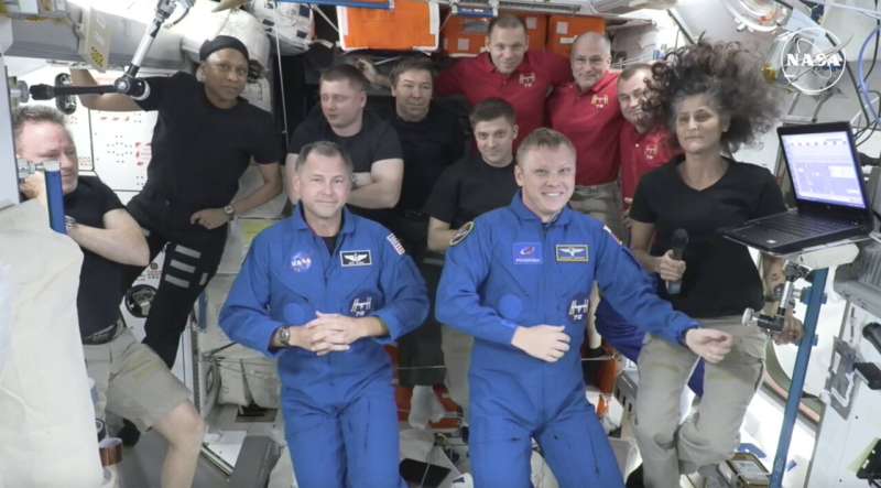 Stuck NASA astronauts welcome SpaceX capsule that'll bring them home next year