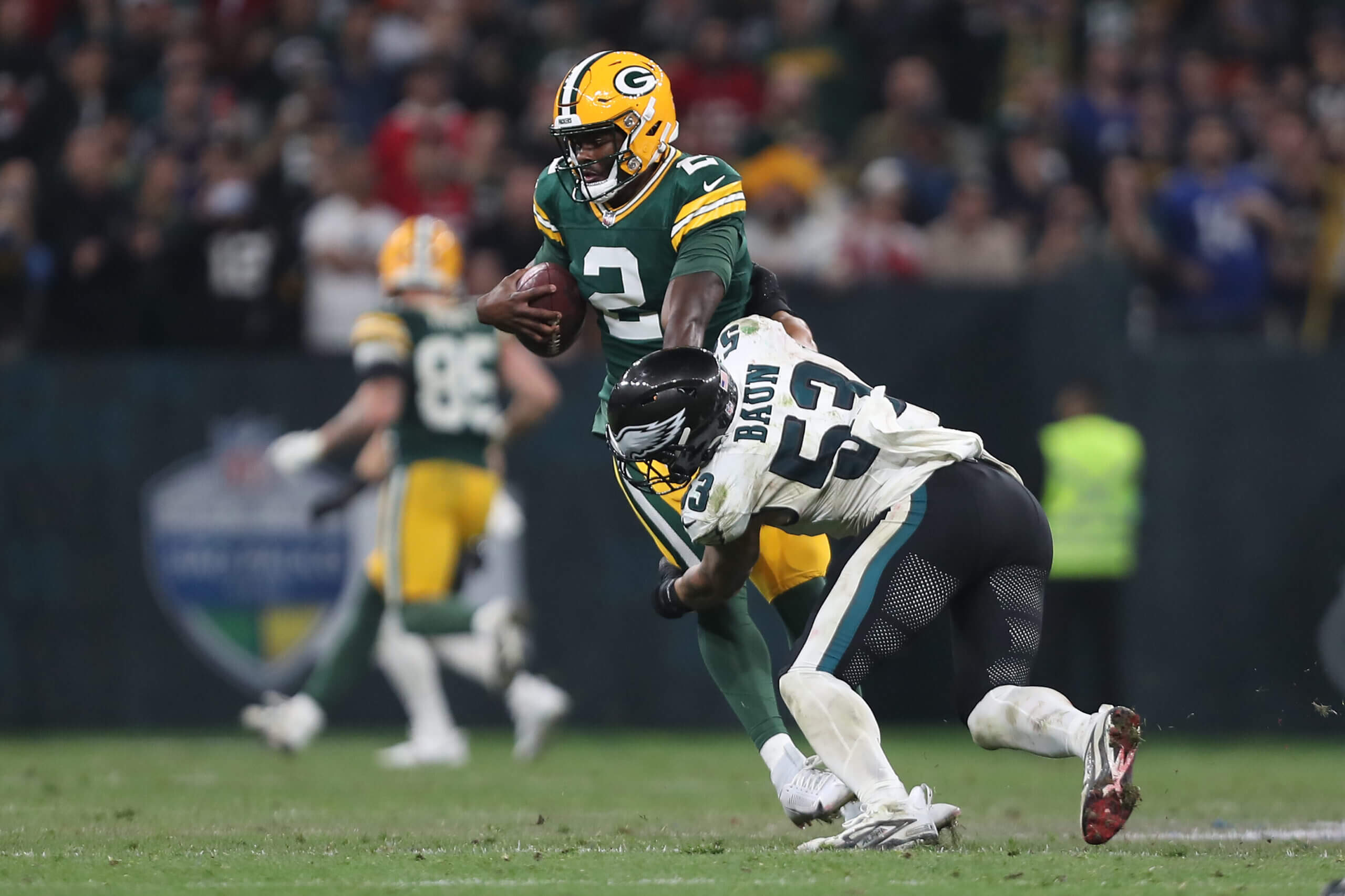 Zack Baun of the Philadelphia Eagles sacks Malik Willis of the Green Bay Packers during the fourth quarter to end the game at Arena Corinthians on September 06, 2024 in Sao Paulo, Brazil.