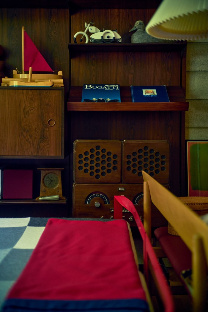 A speaker designed by Achille Castiglioni for Brionvega, in the guest room