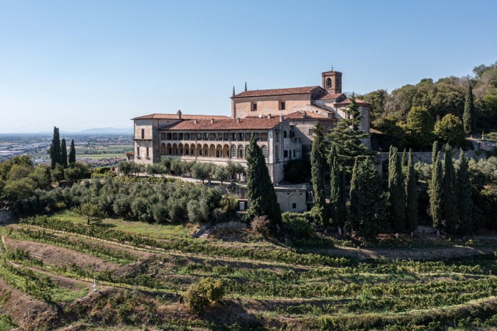 The Convento dell’Annunciata, a pink-hued medieval monastery 