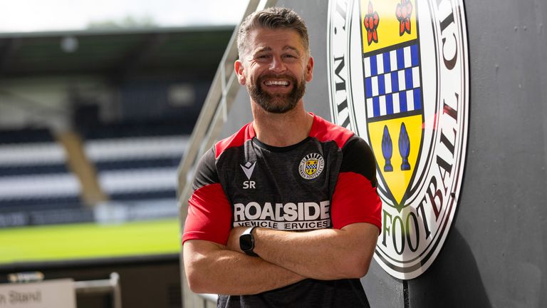 St Mirren manager Stephen Robinson has extended his stay at the Scottish Premiership club until 2027