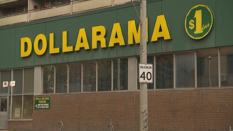 Photo of a Dollarama sign