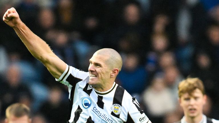 St Mirren's Alex Gogic celebrates scoring to make it 1-1 against Rangers