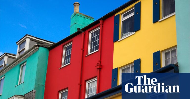 UK house prices rise for third month in a row to near record high | House prices