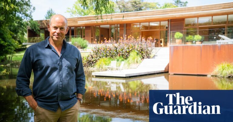 TV tonight: Phil Spencer is bowled over by New Zealand’s most amazing homes | Television