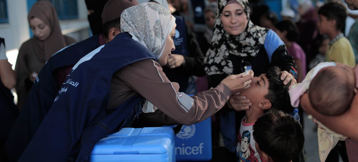 The UN, in collaboration with Palestinian health authorities, began to vaccinate 640,000 children in the Gaza Strip in September. (file)