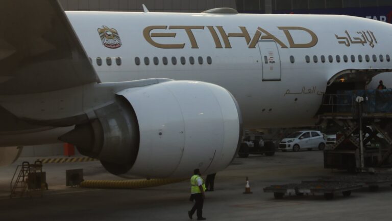 Etihad aims to persuade more long-haul passengers to fly via Abu Dhabi