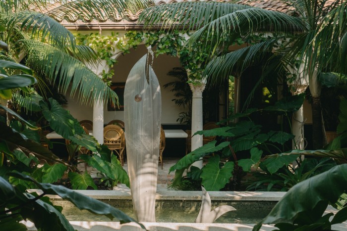 The statue in the courtyward was inspired by a similar one in Jacques Tati’s ‘Mon Oncle’