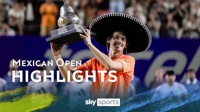 Alex de Minaur of Australia holds up his trophy after beating Casper Ruud of Norway during the final match of the Mexican Open tennis tournament in Acapulco, Mexico, Saturday, March 2, 2024. (AP Photo/Eduardo Verdugo)


