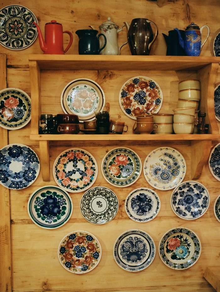 Milanówek and Pruszków ceramics from the 1960s in the  kitchen