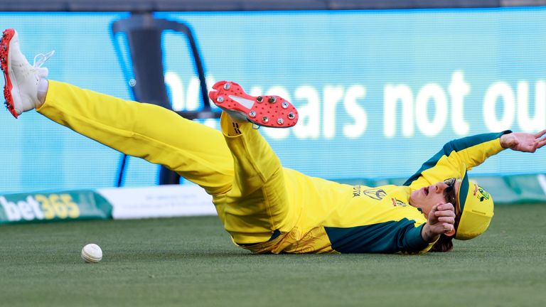 Australia's Adam Zampa drops a catch against Pakistan during their one day international cricket match in Adelaide, Australia, Friday, Nov. 8, 2024. (AP Photo/James Elsby)