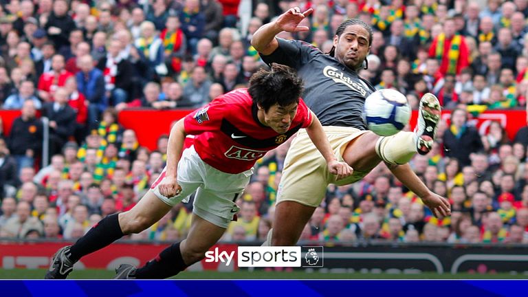 Manchester United&#39;s Ji-Sung Park scores his sides second goal

