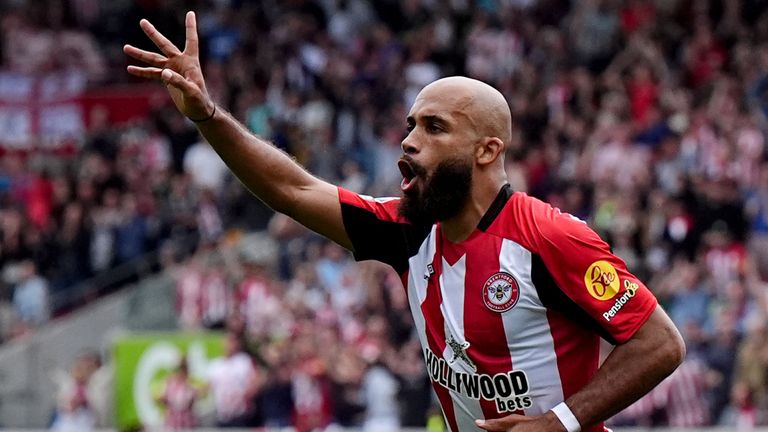 Bryan Mbeumo celebrates after scoring Brentford's goal 