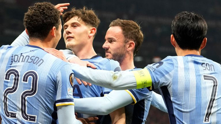 Tottenham's Will Lankshear, second from left, celebrates with his teammates after scoring his side's first goal during the Europa League opening phase soccer match between Galatasaray and Tottenham Hotspur at Ali Sami Yen stadium, in Istanbul, Turkey, Thursday, Nov. 7, 2024. (AP Photo/Khalil Hamra)