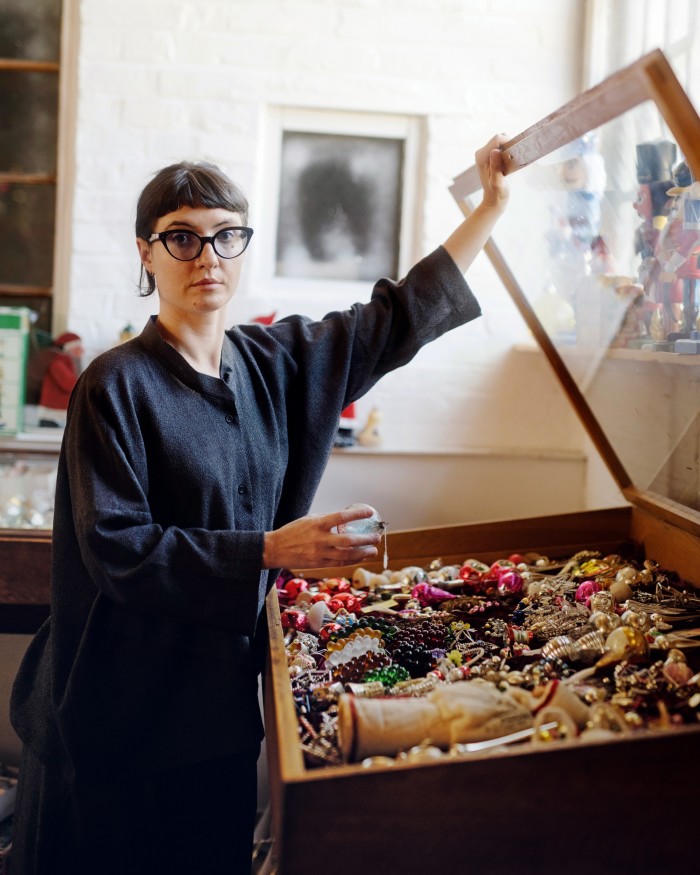 Julia Jeuvell at the Christmas-ornament shop Weihnachtsbahnhof Sitzendorf